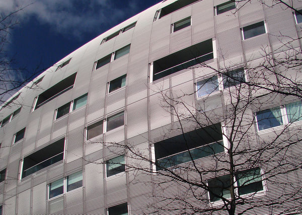 Residential building Albion Riverside, London